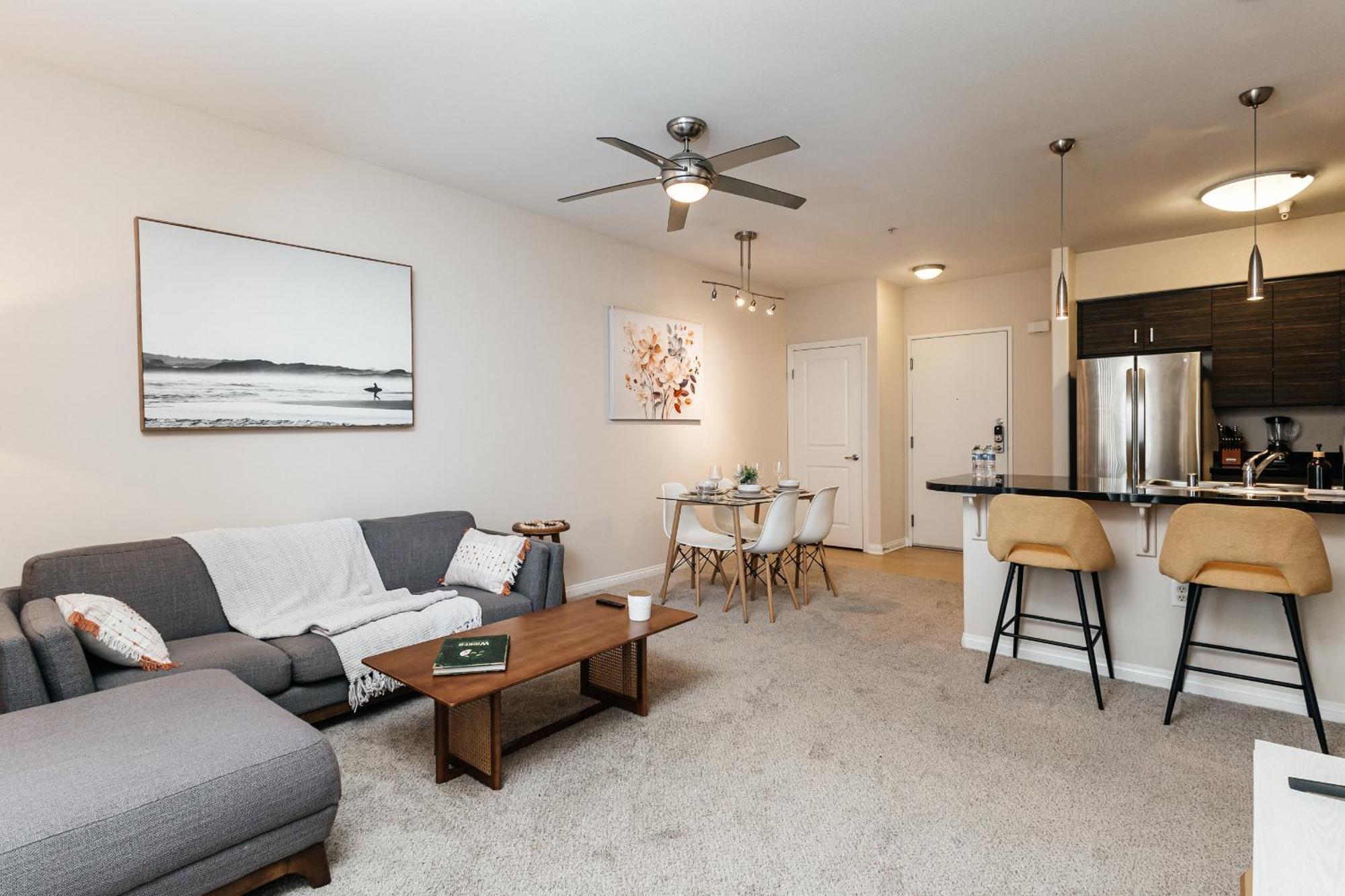 Luxury One Bedroom Minutes From The Grove